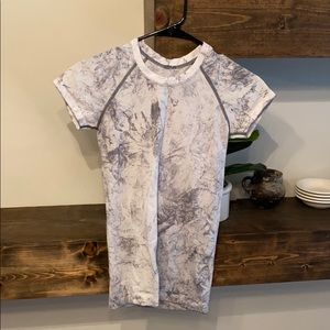 marble grey and white lululemon shirt